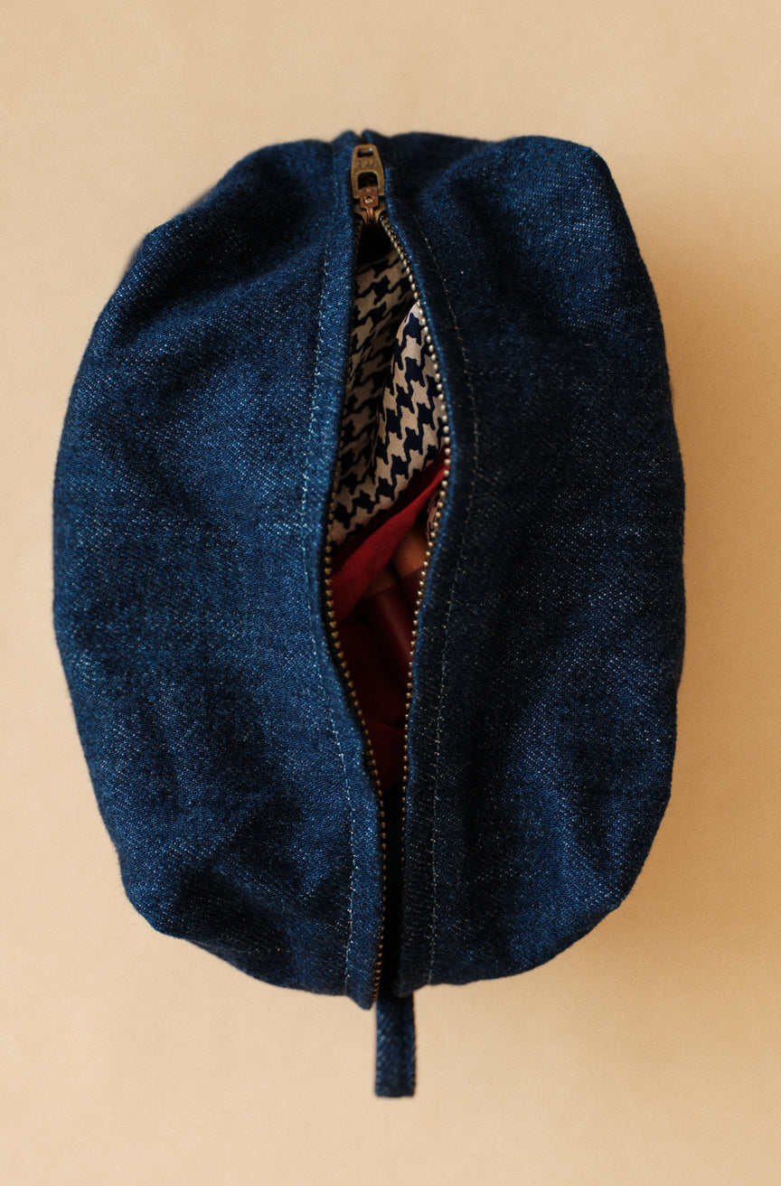AMO Denim | Touch Up Bag in Overnight