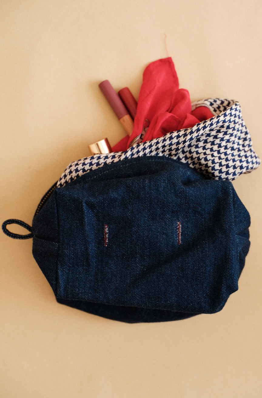 AMO Denim | Touch Up Bag in Overnight