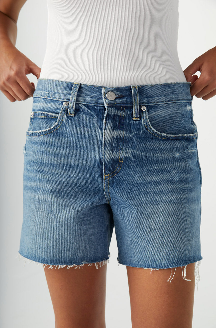 AMO Denim Billie Short in Warmth