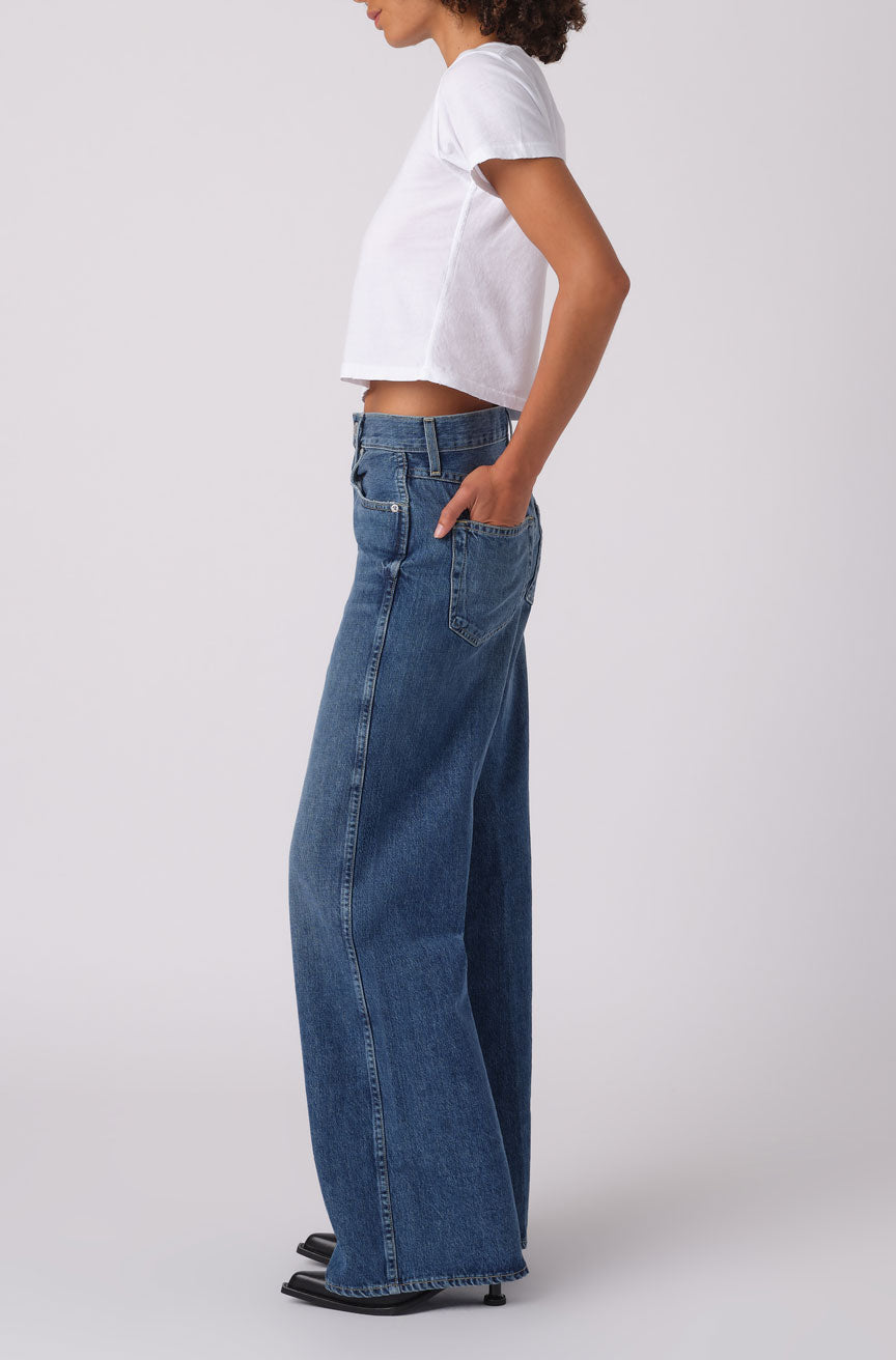 AMO Denim Frida in Admire