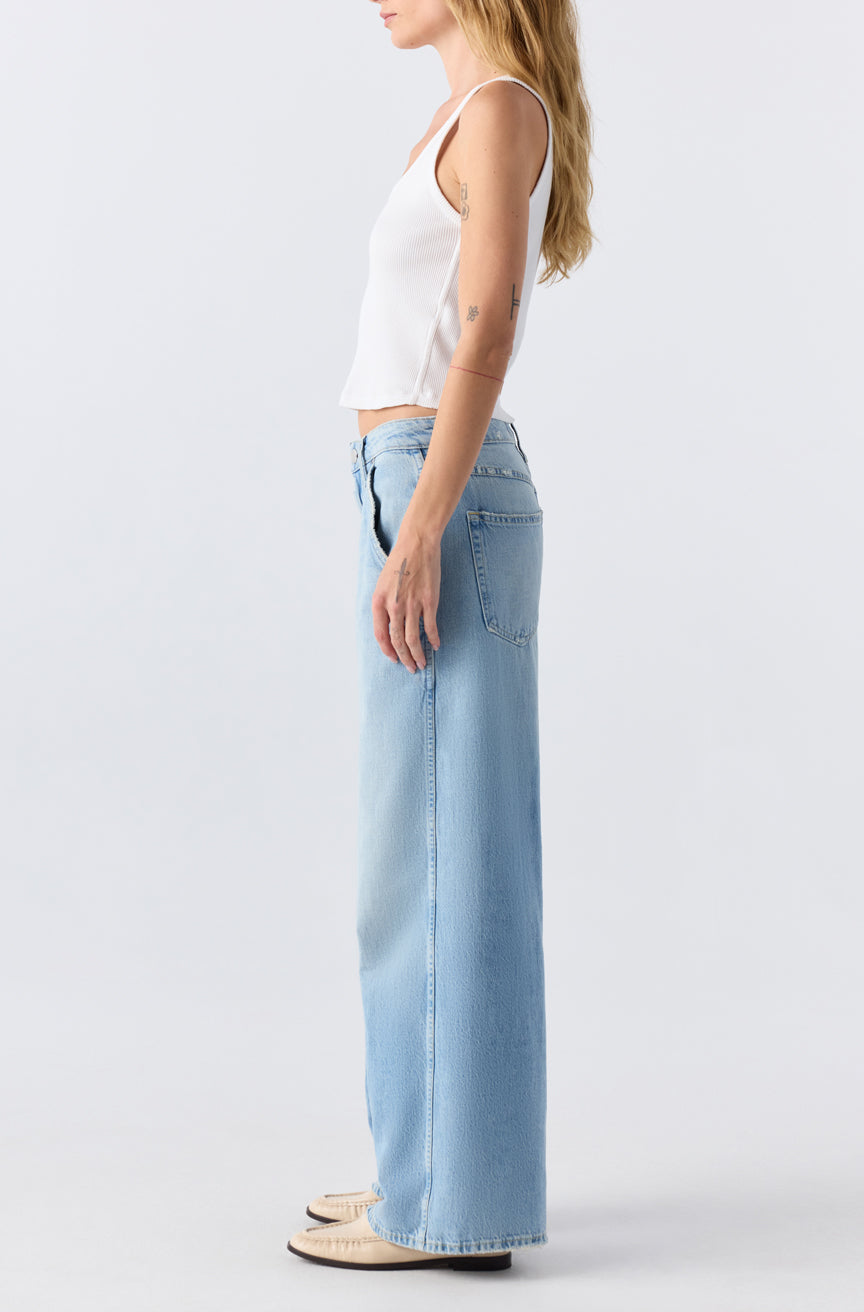 AMO Denim | Isabel in Radical